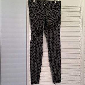 Lulu Lemon black & grey full length leggings